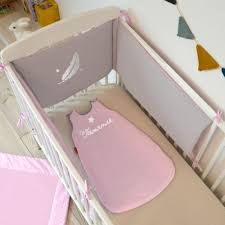 Dans le lit bébé, le lit des parents ou sur le canapé, la tresse en forme de serpent est un compagnon. Tour De Lit Bebe Personnalisable Off 76