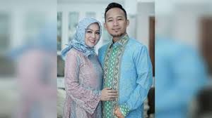 Duka tengah menyelimuti komedian dan presenter denny cagur. Dikabarkan Meninggal Istri Denny Cagur Serem Amat Beritanya Semoga Panjang Umur Amin Fajar