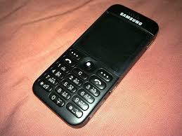 Samsung E590 A cute little mobile phone ...