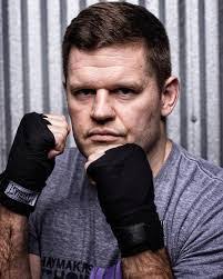 Eran Lobel's Instagram, Twitter & Facebook