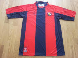 Following this, the new club renamed itself, taking the old historical denomination of cosenza calcio 1914 s.r.l. Cosenza Calcio 1914 Home Camiseta De Futbol 2007 2008