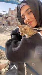 Lola ♡ Fish and Cat Fan-account ~ (@LolaPDLCZ)