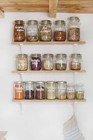 Zoom Sur Mes Etageres A Bocaux Sweet Sour Healthy Happy Living Etagere Cuisine Etagere Rangement Cuisine Bocaux Ikea