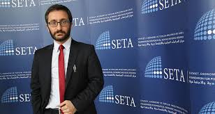 Odana serdim hali türküsü ile altın plak alan zeki müren rıfat balbana ödül veriyor. Fahrettin Altun Chp Nin Rontgenini Cekti