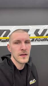 @Oliver Oswald a @Samuel Procházka nedostatky na laku vozidla #foryou  #detailing #fyp #foryoupage #protebe #lestenie #tiktokslovensko  #keramickaochrana #mpvdetailing