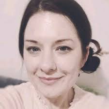 Lynda Summers's Instagram, Twitter & Facebook