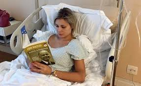 Последние твиты от andressa urach oficial (@andressafurach). Andressa Urach Se Recupera De Cirurgia Mas Desabafa Quero Tirar Tudo Nao Aguento Mais Sofrer