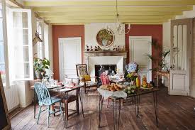 The maisons de campagne team is pleased to announce the opening of our online decorating store come and discover our decorative inspirations right here.details perfect the decoration! Deco Rustique Chic Une Charmante Maison Du Sud Ouest De La France