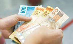 Borrowed from latin salārium (salt money, money to buy salt with), from sal (salt). Governo Propoe Salario Minimo De R 1 067 Para 2021 Sem Aumento Real Jornal O Globo