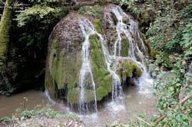 Din șoseaua ce duce la caransebeș, cam la o jumătate de oră după ce am părăsit băile herculane, o cotesc spre stânga, în direcția bozovici. Bigar Waterfall In Romania To Live 2 Travel By Myriam Leforestier