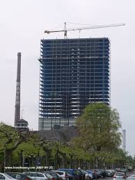 Der bereich im stadtteil bürrig solle laut feuerwehr großräumig umfahren werden. Leverkusen Bayer Hochhaus Ehemalig Medienfassade