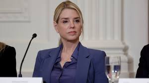 Donald Trump entließ sie: Schock-Diagnose für ehemalige US-Justizministerin Pam Bondi