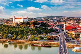 Das land zählt zu den binnenstaaten, da es keinen zugang zum meer hat. Bratislava Die Hauptstadt Der Slowakei Urlaubsguru