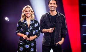 Wij zochten hem deze ochtend op in zijn eigen studio… (via: Een Extra Rode Stoel In Eerste Liveshow Van The Voice Van Vlaanderen