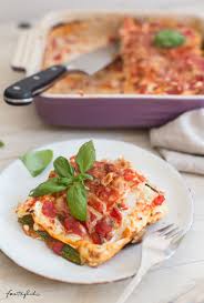 Die Beste Vegetarische Sommer Lasagne Mit Auberginen Zucchini Ricotta Und Basilikum Ein Ganz Unkompliziertes Rezept Feiertaglich Das Schone Leben