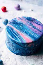 This is how to make a white or dark chocolate mirror glaze (glacage miroir), a shiny glaze for professional french entremets. Full Mirror Glaze Galaxy Cake Tutorial Incl Colorful Cake Pop Planets A Galaxy Cake Batter A Galaxy Buttercream And A Ga Galaxy Cake Mirror Cake Alien Cake