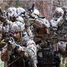 Bild Konnte Enthalten Eine Oder Mehrere Personen Bundeswehr Ksk Bundeswehr Sondereinsatzkrafte