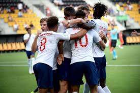 Benjamin anthony brereton (born 18 april 1999) is an english professional footballer who plays as a striker for blackburn rovers. Report Nottingham Forest S Ben Brereton To Have Blackburn Rovers Medical