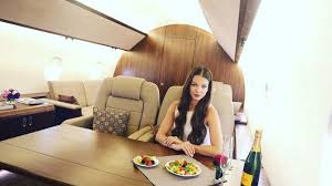 Apps ini memaparkan kedai makan terbaik yang berada di sekeliling anda. Keren Ada Bisnis Sewa Jet Pribadi Untuk Narsis Di Instagram Tribunnews Com Mobile