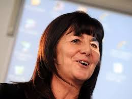 Lesley Griffith's Instagram, Twitter & Facebook