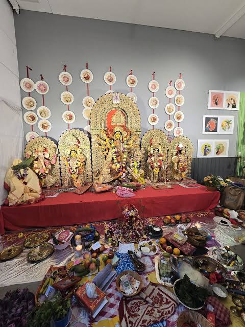 ভরপুর বাঙালিয়ানায় দুর্গোৎসব পালন জার্মানির ডুসেলডর্ফে