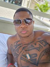 Are there any singles women and men