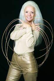 Record guinness ahora se que soy normal. Lee Redmond Unas Mas Largas En Ambos Manos Mujer Guinness World Records