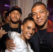 Closer en couple depuis plus d'un an, jessica aidi et marco verratti vont très bientôt se marier. Footwag Ø¹Ù„Ù‰ ØªÙˆÙŠØªØ± Cindy Bruna Est Une Mannequin Francaise Verratti Neymar Et Mbappe Etaient A Son Anniversaire Dernierement La Copine De Verratti Est Mannequin Aussi Et S Appelle Jessica Aidi