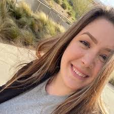 Kristy Dodge's Instagram, Twitter & Facebook