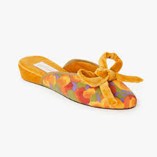 Shop over 170 top luxury slippers for women and earn cash back all in one place. The Best Slippers For Women 2021 Vogue