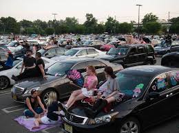 Weekends are extremely busy, especially in the summer months, and it is highly advised to arrive early to get into the theatre on. Now Playing At The Mall Parking Lot Movies Drag Shows Honolulu Star Advertiser