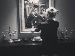 Alessia marcuzzi ha stupito tutti i suoi fan con l'uscita di casa in accappatoio e la rivelazione di essere diventata nonna. La Casa Di Alessia Marcuzzi A Roma Interni E Stile Casamagazine