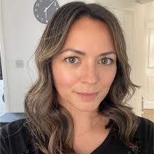 Michelle Kirk's Instagram, Twitter & Facebook