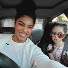 Iris Beba Velez (@bebav) • Instagram photos and videos