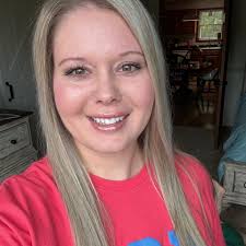 This is legitimately the best book I have ever read My God 😳