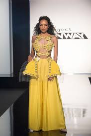A previous student at the massachusetts college of art and design, where she double majored in fashion and fiber art, robertson is known for her vibrant and unique design style and her impressive textile making skills. 17 Best Erin Robertson Project Runway Ideas Erin Robertson Erin Robertson Project Runway Project Runway