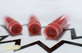 Sie bezieht sich auf einen besonders empfindsamen bereich unseres gesichts: Naturkosmetik Deos Und Lippenpflege Selber Machen Vickyliebtdich