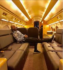 Floyd Mayweather Explains Why He Is Arrogant And Loves To Live A Flamboyant Lifestyle Floyd Mayweather Floyd Pretty Boy Floyd