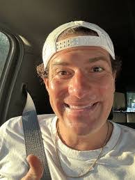 Jonathan Toigo's Instagram, Twitter & Facebook