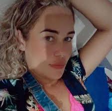 Tirei essa foto ontem á noite ( Dom ) na minha igreja, no fim do culto. Foi  ceia, meu pastor pregou muito, e eu chorei abessa. Na noite anterior á essa  foto,