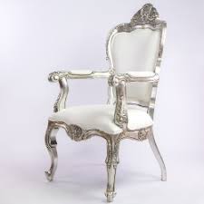 Cette table à manger baroque possède des lignes arrondies et design idéales pour affirmer l'aspect chic de votre salle à manger. Vente De Chaises Baroques En Ligne Ou Au Magasin De Paris
