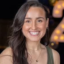 Becky Belcher's Instagram, Twitter & Facebook