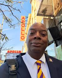 Productive day in Harlem. Now time for a cigar.