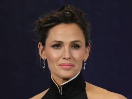 Jennifer Garner Biography: Age, Movies, & Marriage