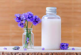 Comment Creer Votre Shampoing Fait Maison Aux Huiles Essentielles Shampoing Fait Maison Shampoing Cheveux Secs Shampoing