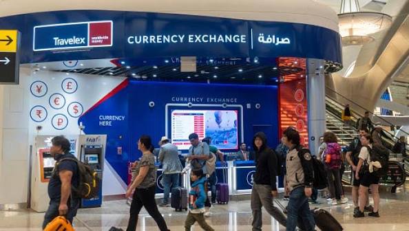 مليارات الدولارات تغادر الخليج... وخبراء يقترحون أوعية ادخارية جاذبة
