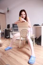 Check out featured auf dem stuhl gefesselt porn videos on xhamster. Junge Asiatische Madchen Sex Auf Stuhl Mit Orangensaft Wandsticker Separaten Position Gemutlich Myloview De