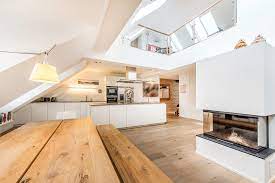 Jetzt finden oder inserieren auf kleinanzeigen.de. Stylishe 3 5 Zimmer Dachterrassen Wohnung Mit Galerie Und Sensationellem Blick In Altbau Von 1900