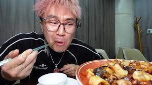 好好吃饭大赛在重庆吃一顿每日现串的串串火锅，菜品种类巨多，看看到底有多快乐#火锅串串#重庆美| #好好吃饭大赛