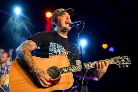 Country was the background music to my childhood, said the singer. Aaron Lewis Announces New Album Acoustic Tour For 2019